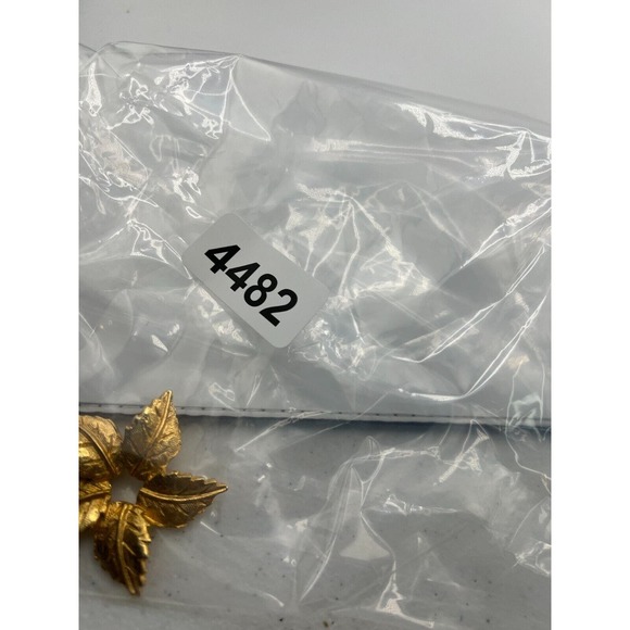 Vintage Women's Gold-Tone Birthday Gift Floral Textured Leaf Heavy Brooch Pin‎ - Picture 5 of 5